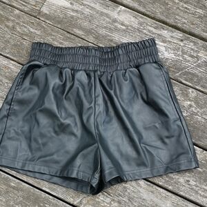 CI SONO black faux leather shorts, edgy, rocker, bikerchic, Size M.
